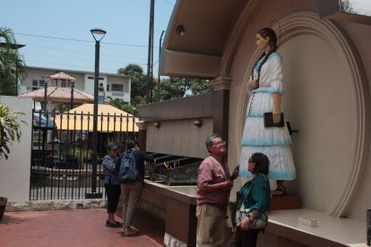 Miles de visitantes arriban al santuario Narcisa de Jesús, especialmente los fines de semana.