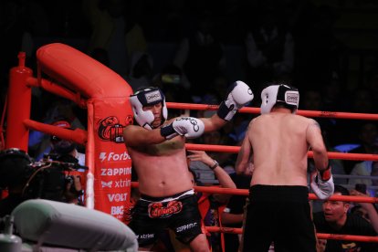 Kaviedes dominó el combate.