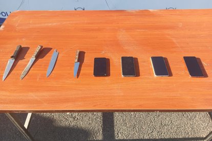 Estas armas blancas encontraron a los sospechosos.