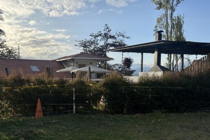 Un grupo de brujos buenos hicieron una 'curación' en la propiedad para alejar a los entes malignos.