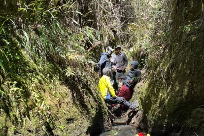 La búsqueda de Yomaira Quishpe se hizo en una quebrada de Cayambe.