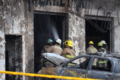 Bomberos lograron controlar las llamas.