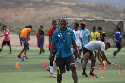 Ismael Nazareno y su proyecto en Socio Vivienda, entrenan hasta jóvenes de 
18 años.