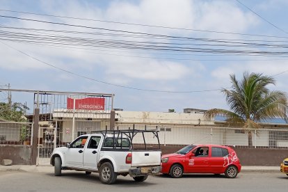 Parte del hospital de Playas también fue afectado por el tiroteo.
