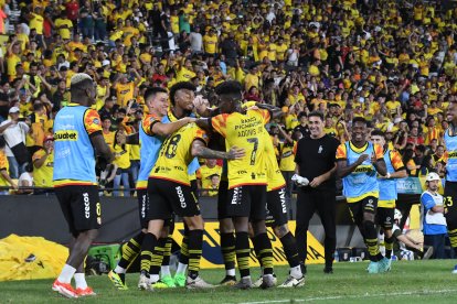 Flores indicó que el grupo bajó su nivel futbolístico desde que llegó Holan.