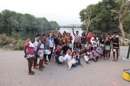 Batucada Popular del sector de Nigeria después del ensayo.