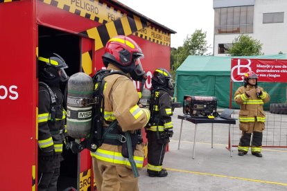 Entre septiembre y octubre de este año, el Cuerpo de Bomberos de Quito recibió 8 alertas de incendios que fueron provocados por velas encendidas.