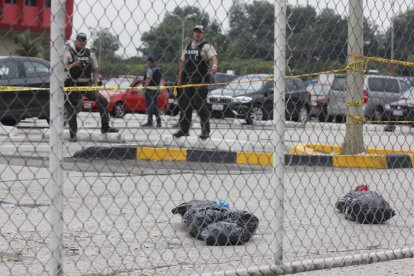 Los bultos también estaban en el parqueadero del Complejo Judicial del Albán Borja.