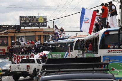Del lado de Liga de Quito, los hinchas llegaban con la confianza que les daba la goleada conseguida en la primera final.