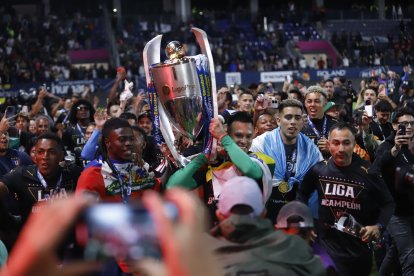 La celebración de los albos como bicampeones de la LigaPro.