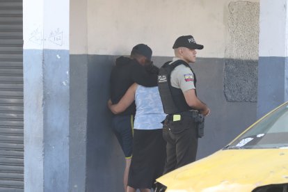 Familiares de la víctima llegaron hasta las escena del hecho violento.