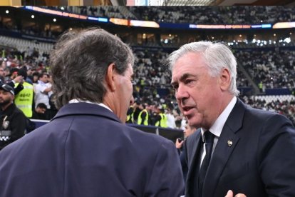 Carlo Ancelotti del Real Madrid y Guillermo Almada del Pachuca.