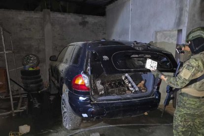 Esta vehículo fue hallado por investigadores del Ejército.