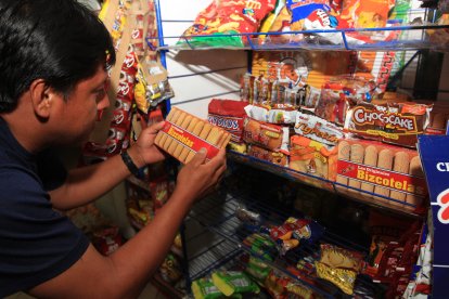 Todos los productos industrializados subieron de precio con el aumento del IVA al 15%.