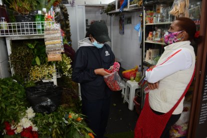 En los mercados de Quito se encuentra lo necesario para recibir el Año Nuevo.
