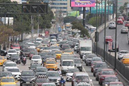 Vehículos que circulan en Guayaquil.