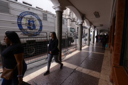 Este es un día con poca afluencia en la calle Chile. En horas pico y en días festivos, pasar es complicado.