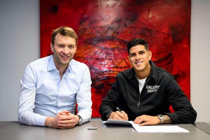 Piero Hincapié firmó contrato con el Leverkusen.