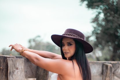 Paola Farías se confesó con EXTRA y reveló uno que otro secretito.