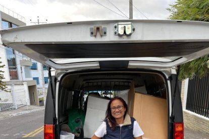 La mujer gestiona ayuda para los niños de Esmeraldas a través de padrinos.