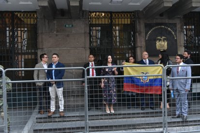 Verónica Abad no ha podido entrar a las oficinas de la Vicepresidencia del Ecuador.