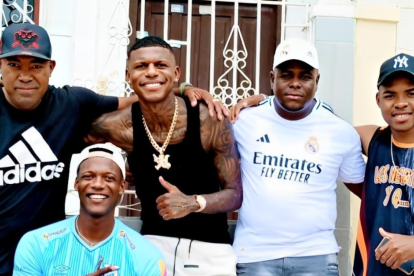 Arboleda compartió con sus amigos del barrio Boca del Lobo