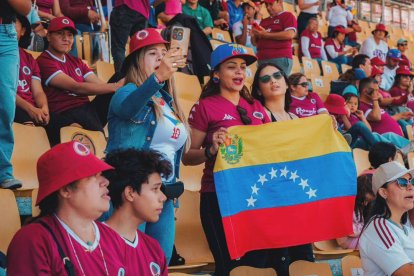 La colonia venezolana en Quito se identificó con el equipo y lo alentó en el ascenso.