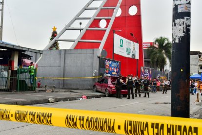 La Policía llego al lugar para recabar indicios e investigar.