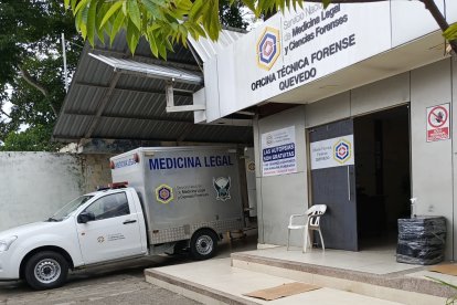 Los cuerpos de las víctimas fueron trasladados a la morgue de Quevedo.