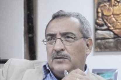 El coronel Mario Pazmiño explica las acciones que se deberían llevar a cabo.