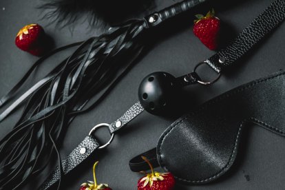 El cumplir los fetiches debe ser consensuado por la pareja.