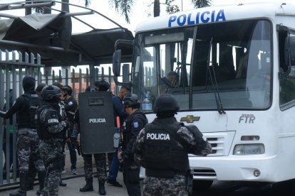 El dia de la audiencia en contra de los 16 militares.