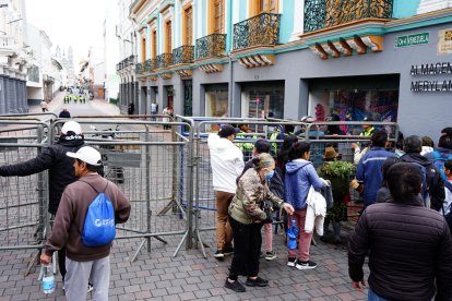 Ciudadanos están impedidos de hacer negocios y de vender productos.