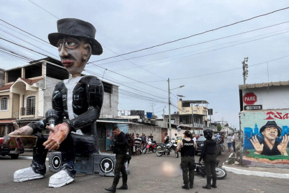 El año viejo gigante de Vico C se iba a quemar este sábado con un evento artístico que fue suspendido.