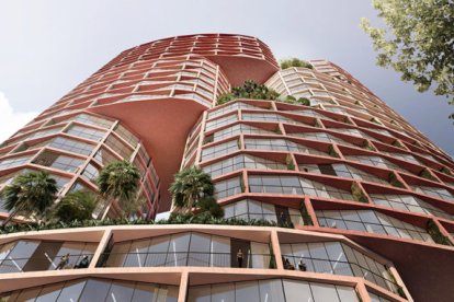 El edificio está ubicada cerca al parque La Carolina, en Quito.