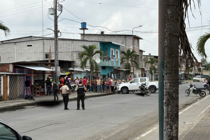 En la calzada quedó el cuerpo de la mujer.