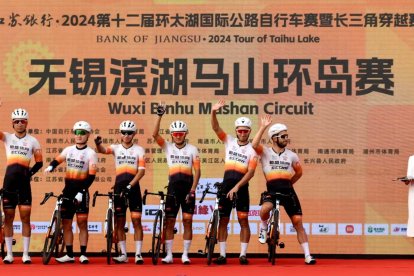 El equipo continental Huansheng Vonoa Taishan Sport Team espera por Pita.