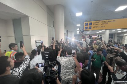 Unos 35 medios presenciaron la llegada de Felipao a Guayaquil