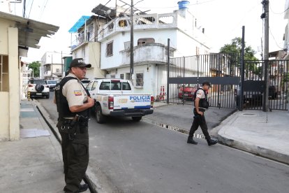 Este lunes 13 de enero, policías realizaron un resguardo en el sitio en donde se produjo el hecho violento.