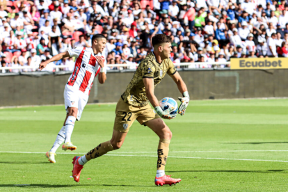 Guido Villar es el portero argentino que terminó actuando con Independiente del Valle en 2024