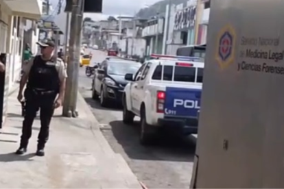 La Policía llegó al lugar para realizar las investigaciones.