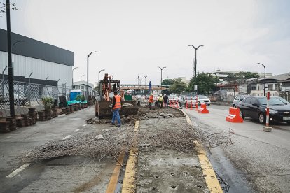 La obra busca habilitar más carriles en la Av. de las Américas.