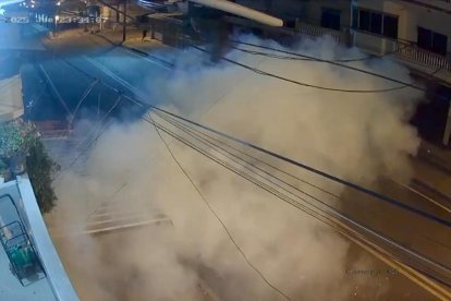 Momento de la explosión en una picantería perjudicada el jueves 16 de enero.