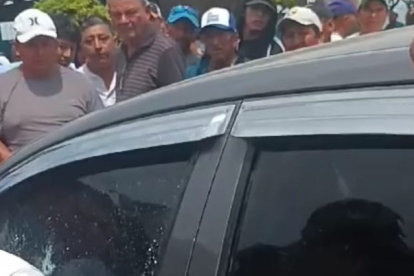 Moradores del sector llegaron a auxiliar a la víctima.