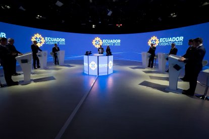 Todos los candidatos asistieron al debate presidencial obligatorio.