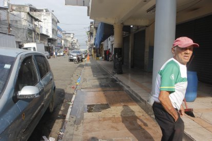 Las víctimas se encontraban dentro y fuera de una casa de dos plantas.