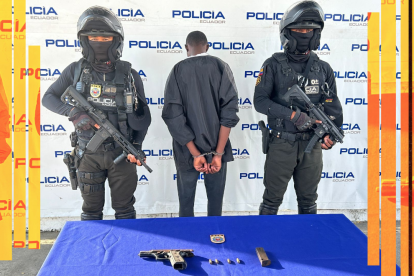 El joven sospechoso fue detenido con un arma de fuego durante el operativo policial.