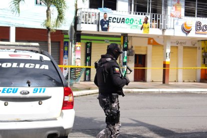 Se realizan las investigaciones para dar con los responsables del crimen.