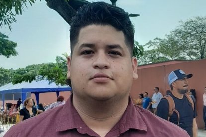 Ángel Córdova, quien este miércoles tramitó su visado en Guayaquil.