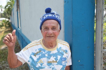 Clemente es un apasionado hincha del Bombillo.